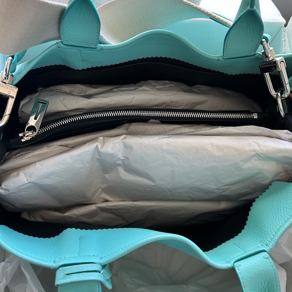 SOLD🎉Tiffany & Co Tote Handbag - Picture 9 of 9